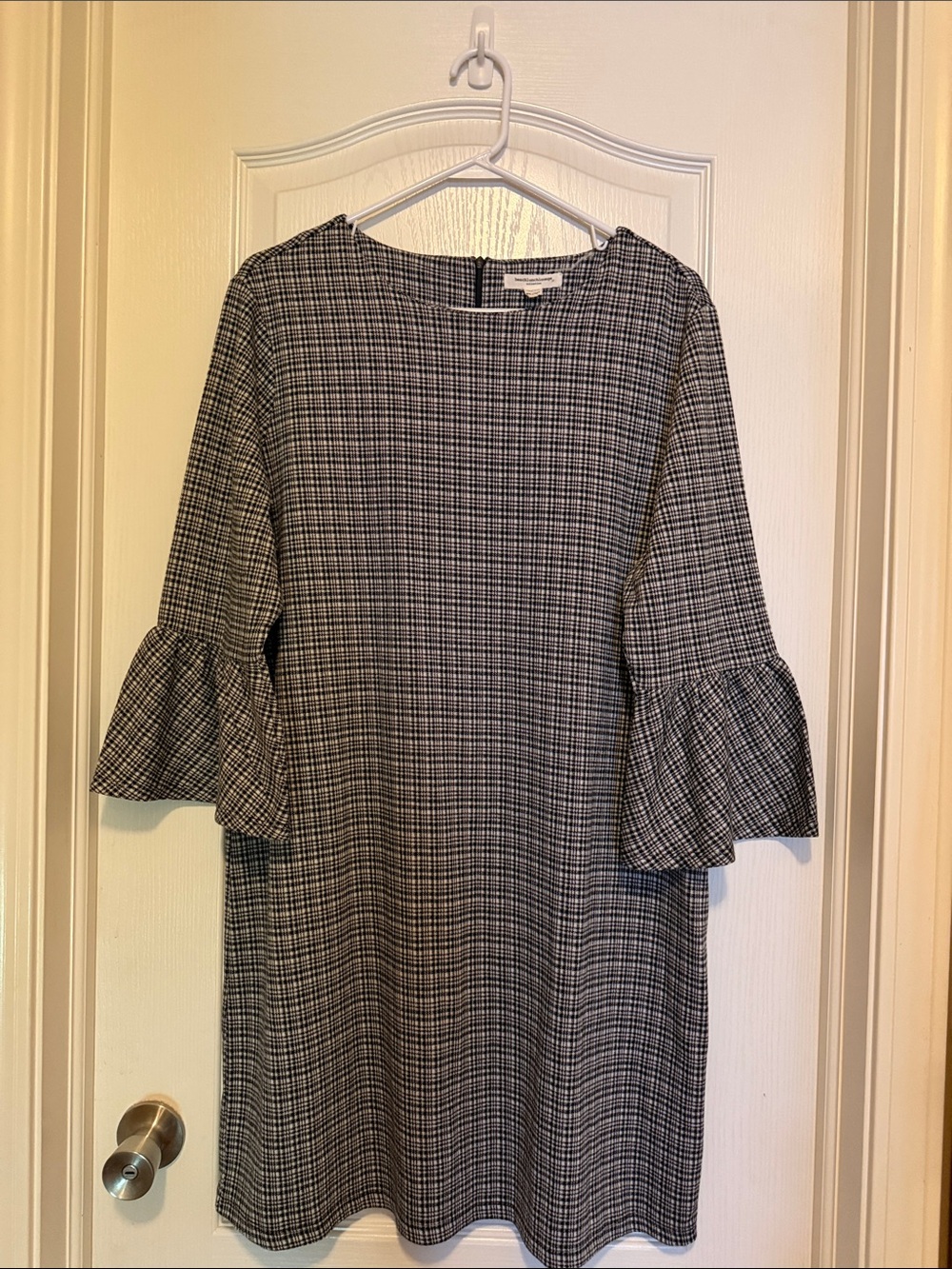 beachlunchlounge Black and White Plaid Bell-Sleeve Shift Dress